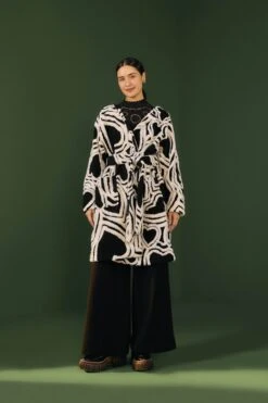 Farm Rio Black And White Wild Hearts Fleece Coat -Perfect Top Shop 302234 04