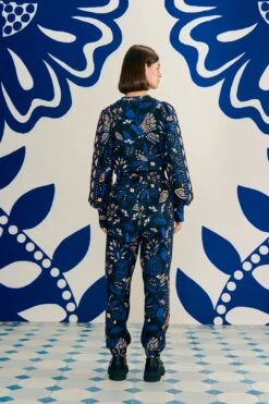 Farm Rio Black Macaw Forest Sweatpants 10 Farm Rio Black Macaw Forest Sweatpants -Perfect Top Shop 303956 04