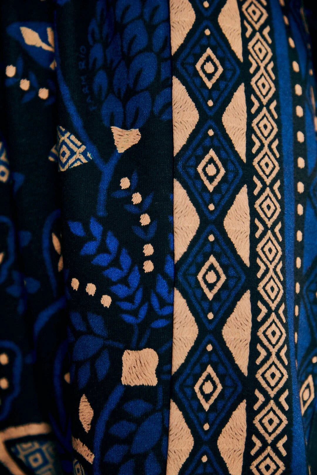 Farm Rio Black Macaw Forest Sweatpants 6 Farm Rio Black Macaw Forest Sweatpants - Image 5