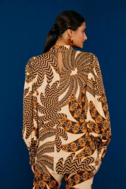 Farm Rio Sand Yawanawa Banana Lenzing™ Ecovero™ Viscose Blouse 8 Farm Rio Sand Yawanawa Banana Lenzing™ Ecovero™ Viscose Blouse -Perfect Top Shop 305378 03