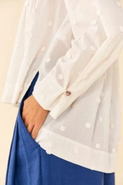 Farm Rio Off-White 3D Flowers Blouse -Perfect Top Shop 306074 03