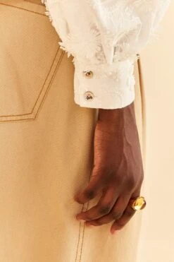 Farm Rio Off-White Smocked Yoke 3d Flower Blouse 12 Farm Rio Off-White Smocked Yoke 3d Flower Blouse -Perfect Top Shop 312290 05