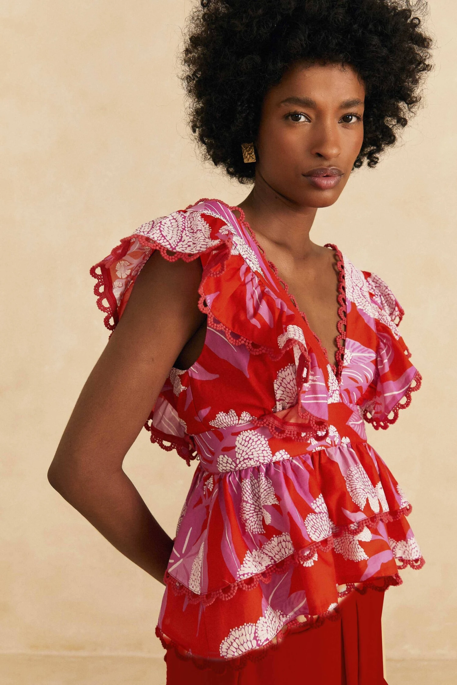 Farm Rio Red Dewdrop Floral Sleeveless Blouse 3 Farm Rio Red Dewdrop Floral Sleeveless Blouse