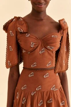Farm Rio Caramel Embroidered Horses Crop Top -Perfect Top Shop 315964 03